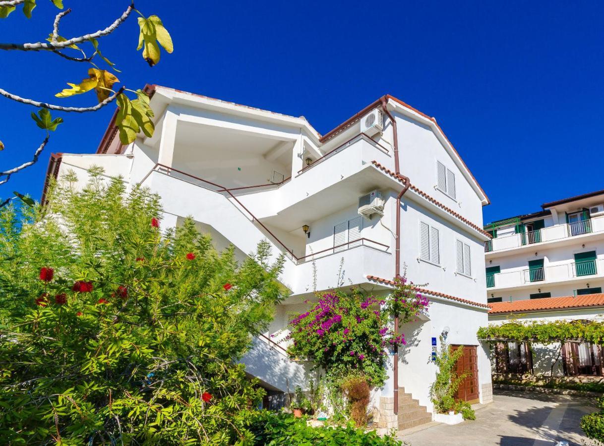 Apartments Anica J Лопар Екстер'єр фото
