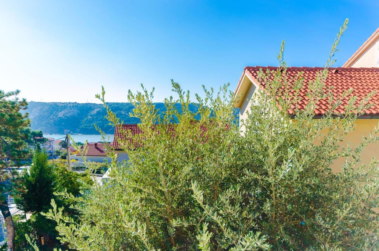 Apartments Anica J Лопар Екстер'єр фото