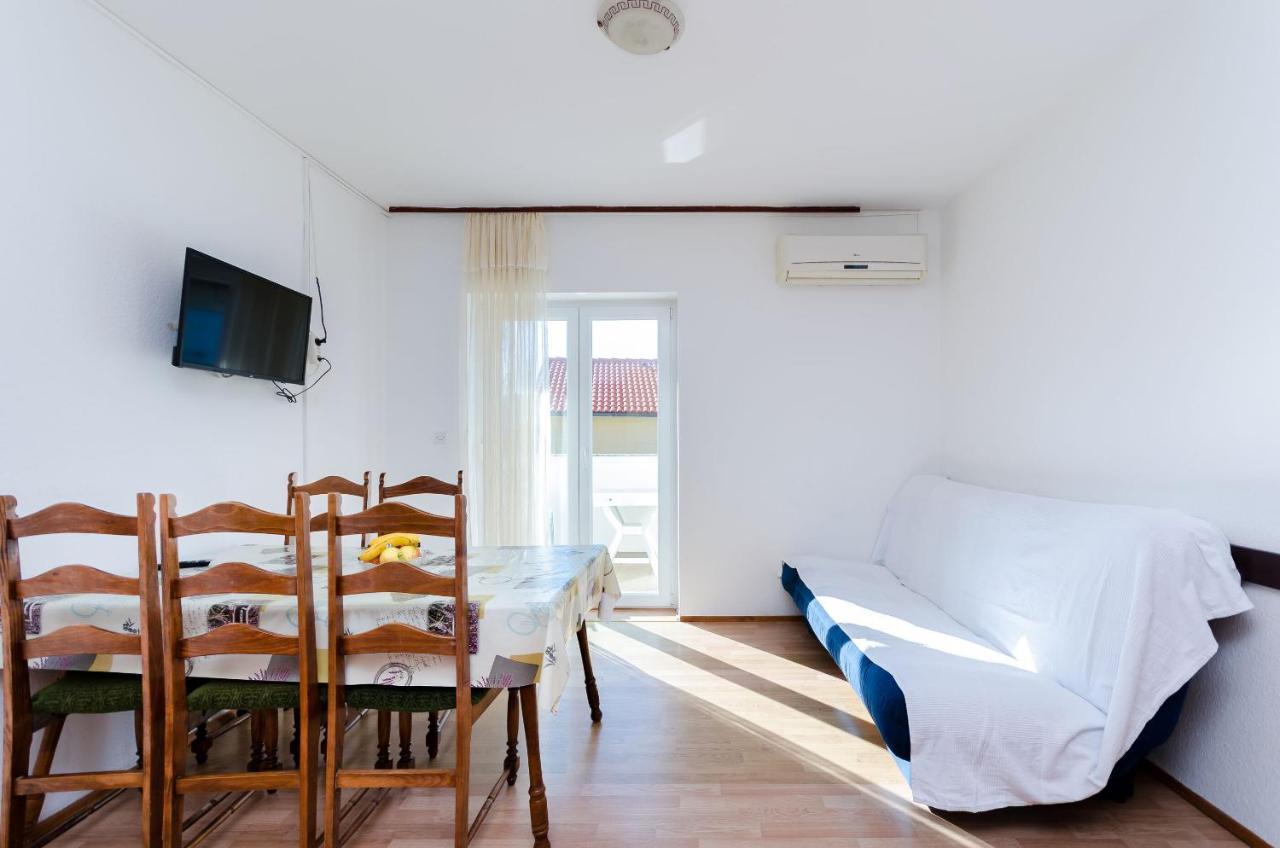Apartments Anica J Лопар Екстер'єр фото