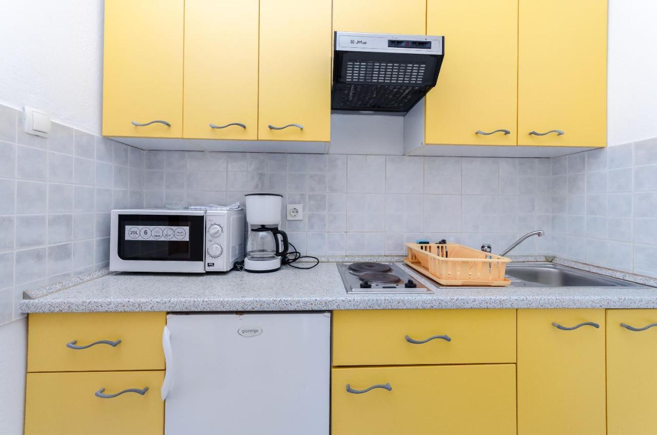 Apartments Anica J Лопар Екстер'єр фото