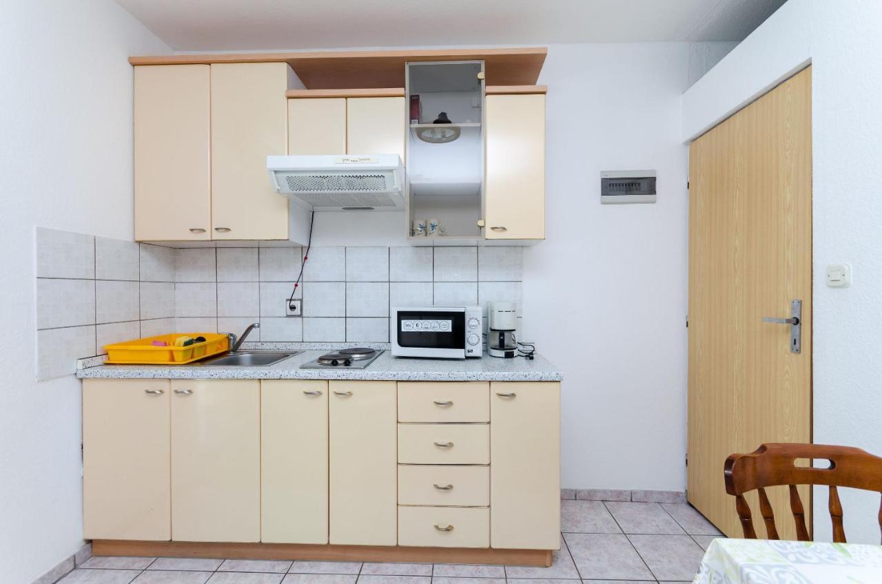 Apartments Anica J Лопар Екстер'єр фото
