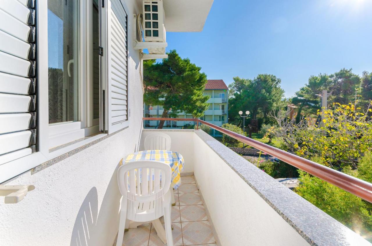 Apartments Anica J Лопар Екстер'єр фото