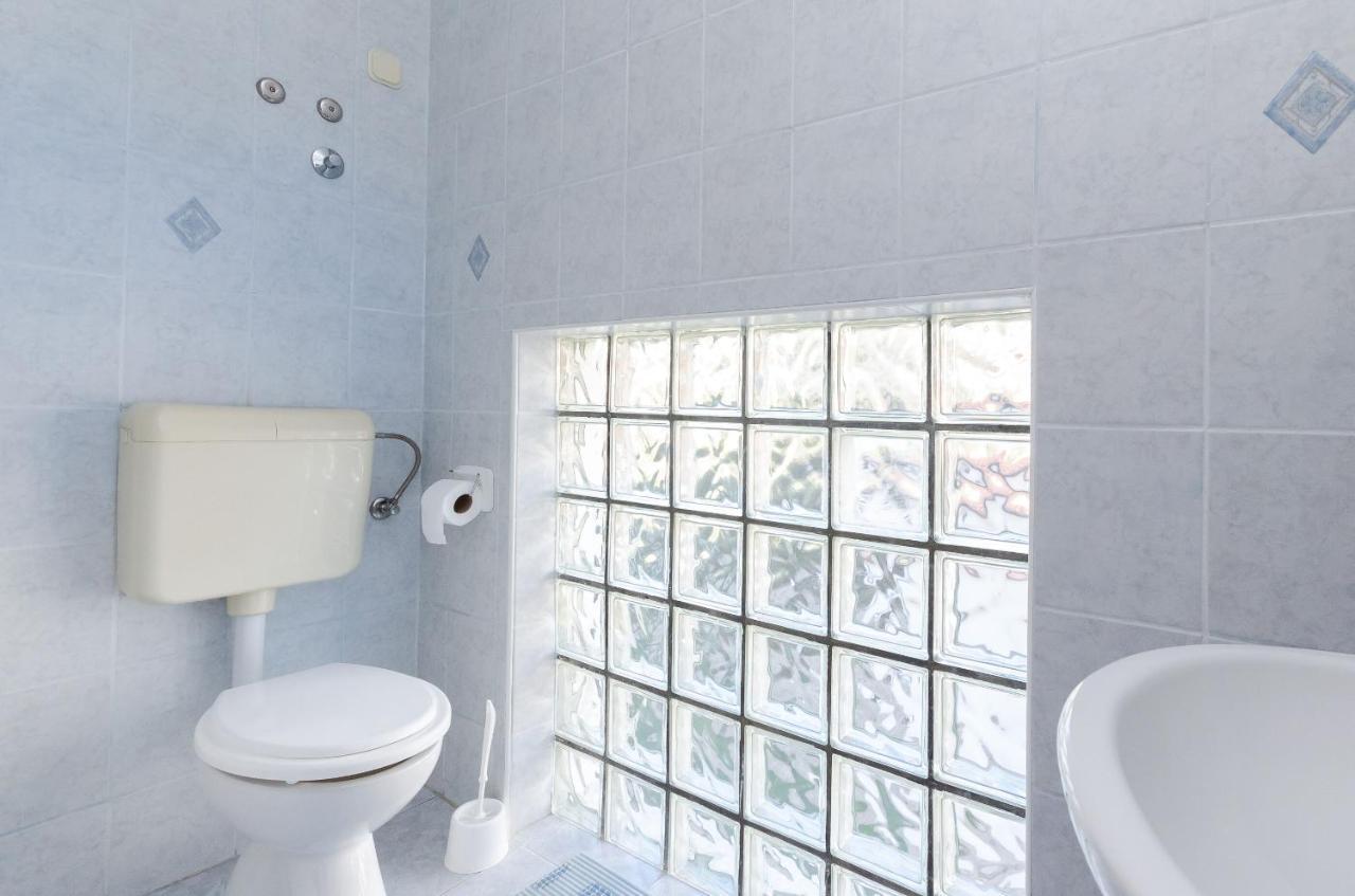 Apartments Anica J Лопар Екстер'єр фото