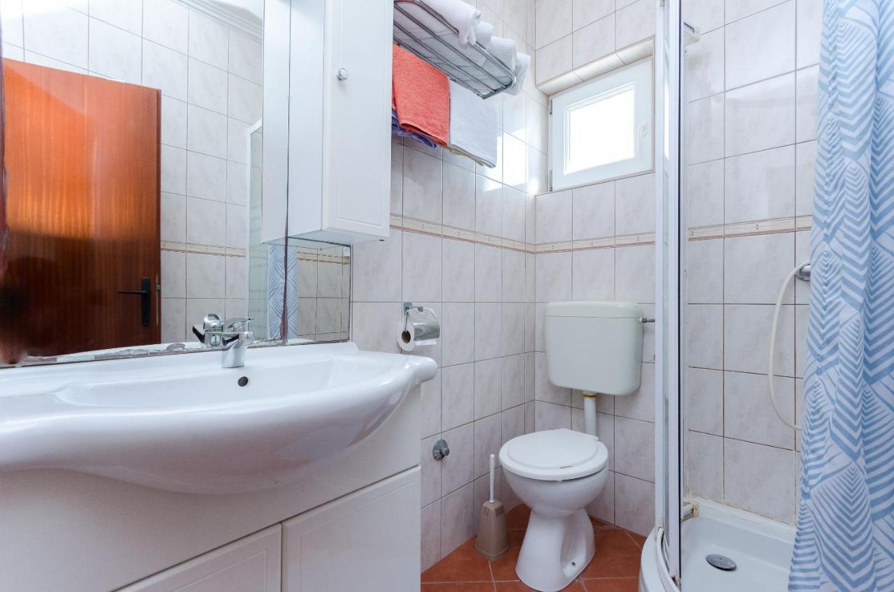 Apartments Anica J Лопар Екстер'єр фото