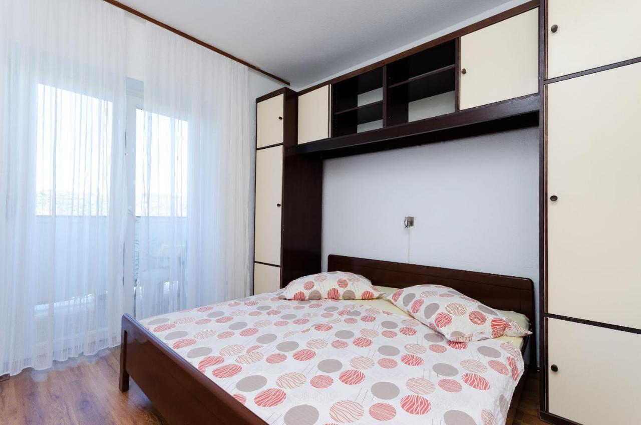 Apartments Anica J Лопар Екстер'єр фото