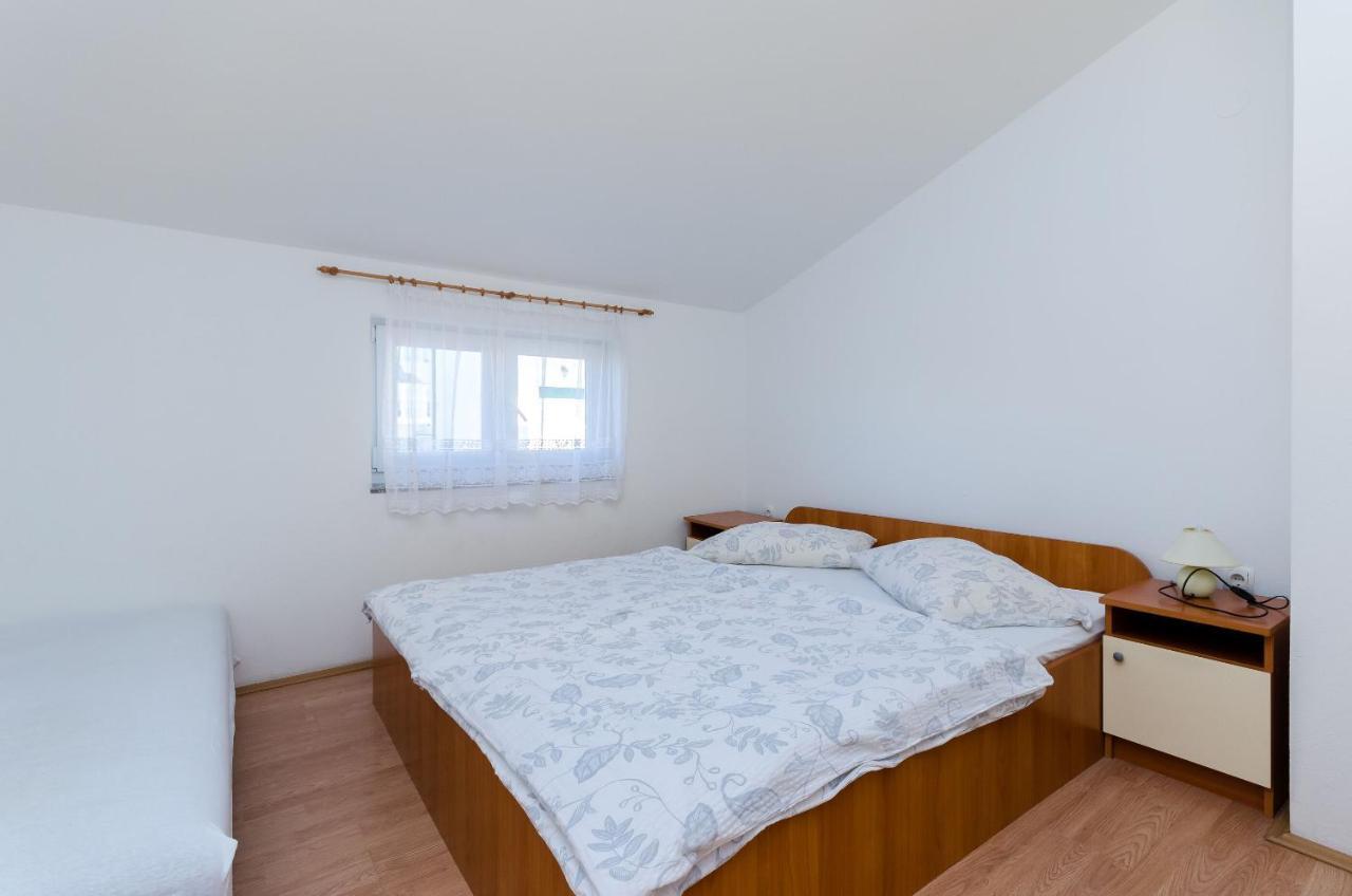 Apartments Anica J Лопар Екстер'єр фото