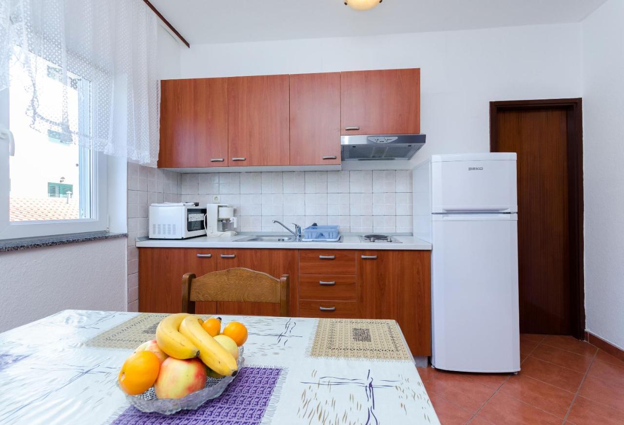 Apartments Anica J Лопар Екстер'єр фото